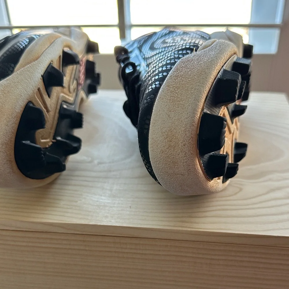 Boys WIDE— New Balance Baseball Cleats - Picture 6 of 7